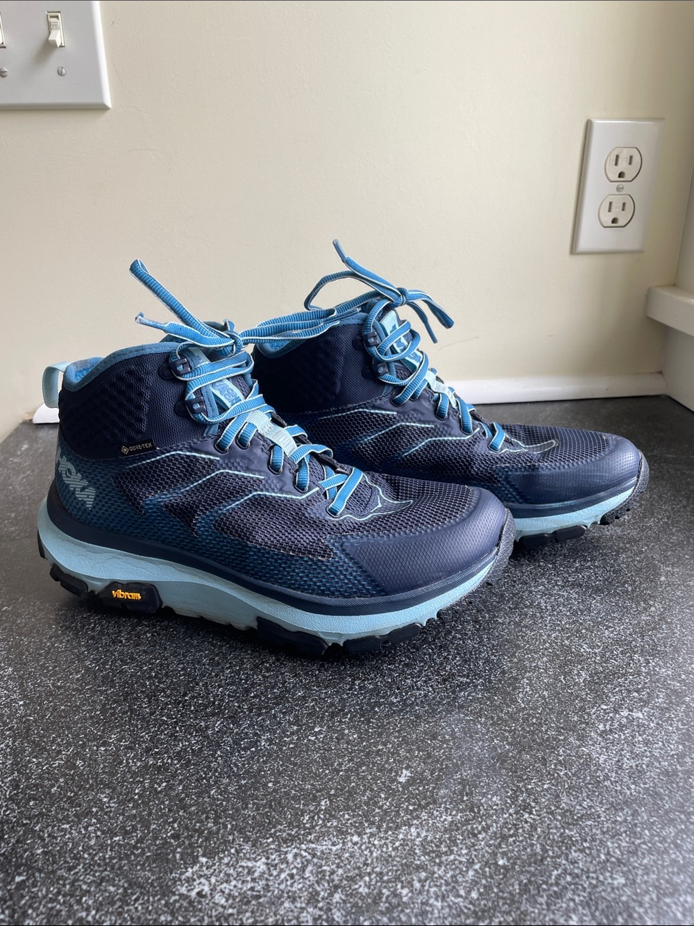 Hoka Women's Toa GTX Size US 7.5 Hiking Boot Blue Navy Outdoor Athletic Shoe